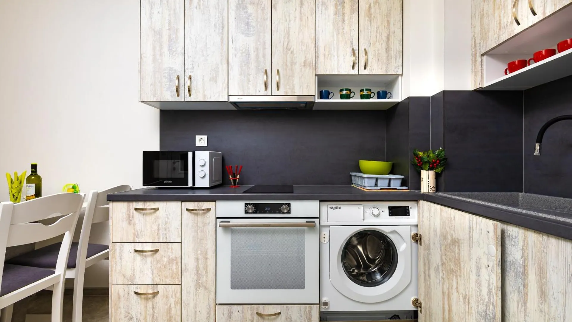 Radiant Retreat - Bright 1Bd Haven In Plovdiv By Flat Mаnager 아파트 0*,  불가리아