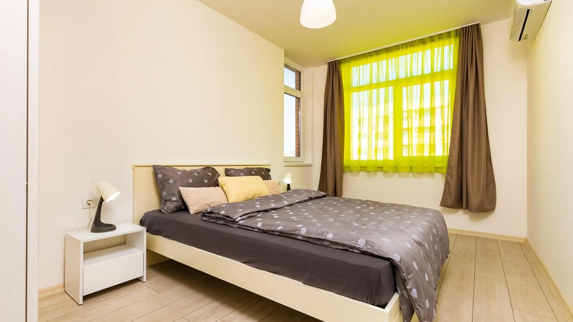 Radiant Retreat - Bright 1Bd Haven In Plovdiv By Flat Mаnager 아파트